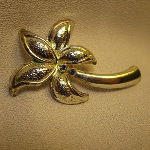 Vintage Cute Silver Lily Pin with Blue Stones